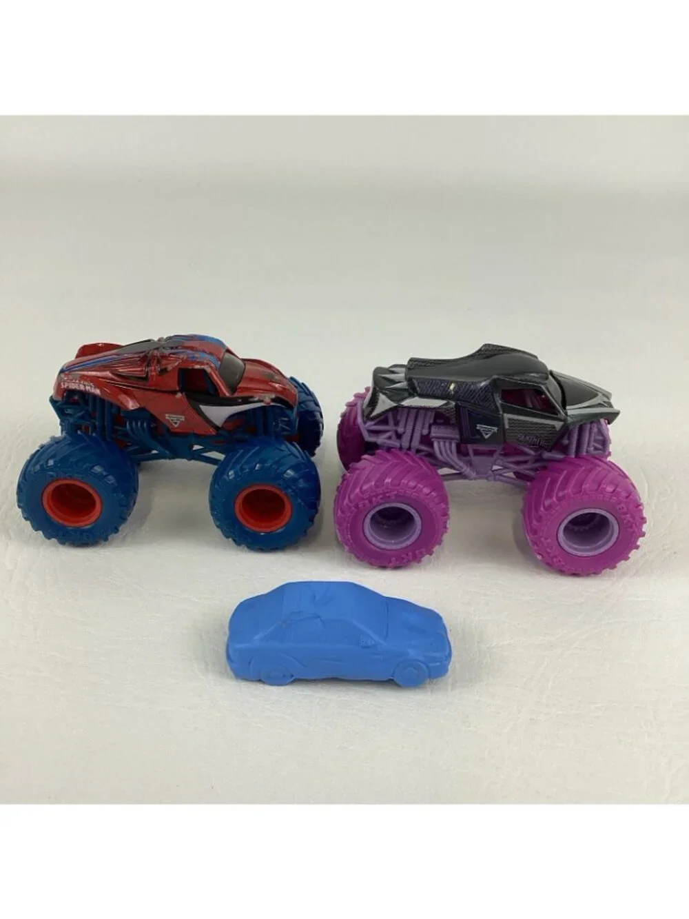 Hot Wheels Monster Jam Truck Marvel Black Panther Spider-Man Crash Car Bundle